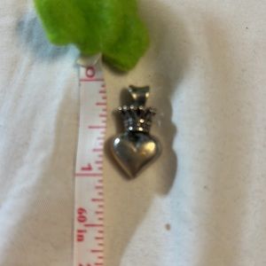 925 heart and crown pendant